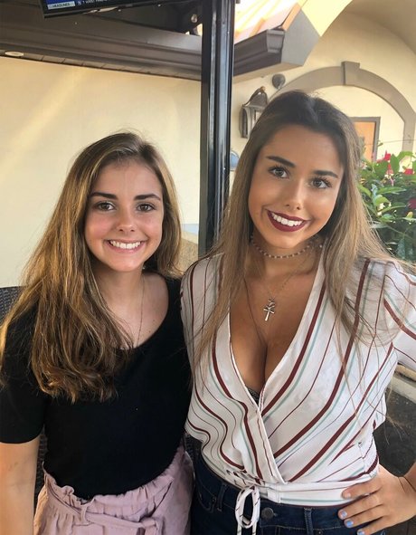 Nerdysara erotic pornstar images