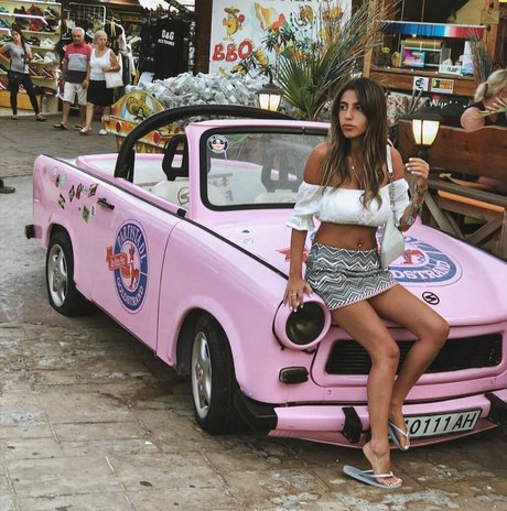 Meshi Malka model pornographic photo