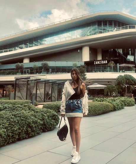 Meshi Malka adult star photo