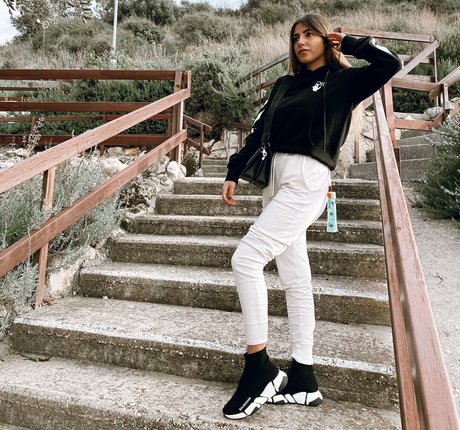 Meshi Malka hot actress images