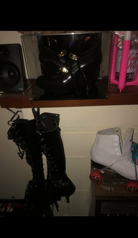 lexipuppy erotic actress picture