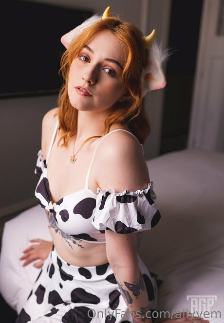 allyvem star porn photo