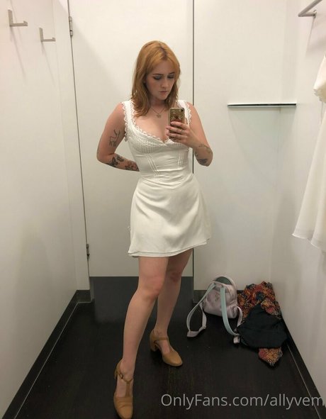 allyvem porn model image