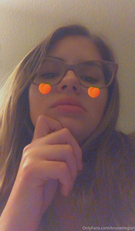 brunettegurl model nudes picture