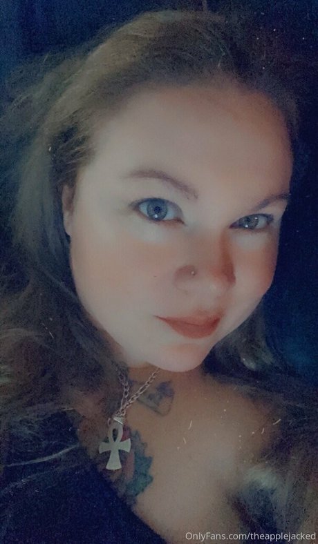 theapplejacked beautiful model image