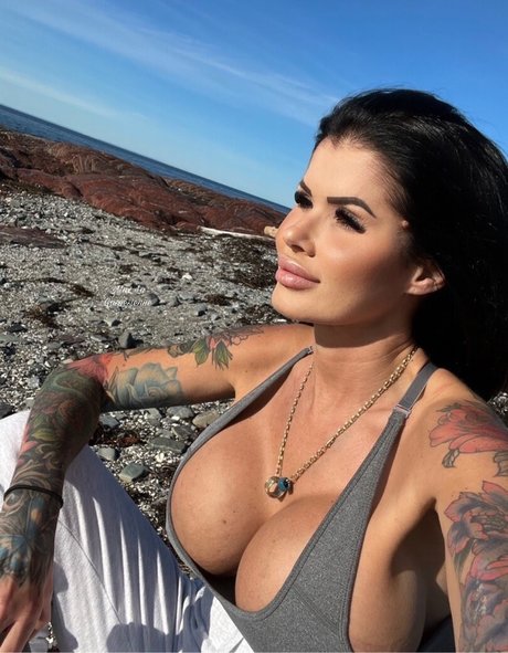 Max La Gaspesienne nudes model photos