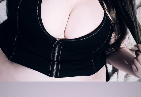 FacialTarget69 adult model images