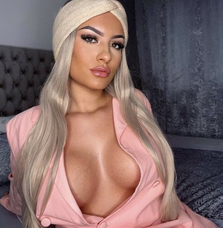 MissElBelle erotic star pics