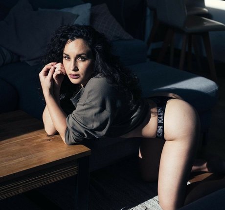 Smallcurlyfry high quality actress img