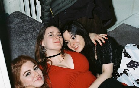 Maton Twins beautiful actress galleries