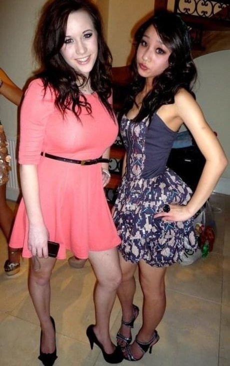 Maton Twins adult model archive