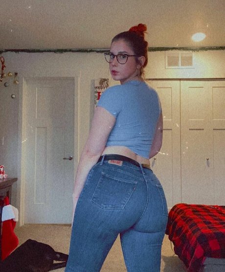 Reiley Calista model art picture