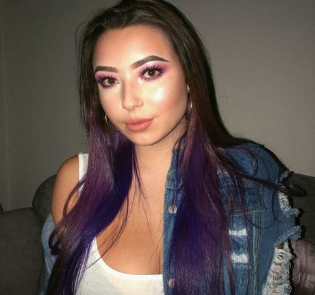 Lydia H sex model photo