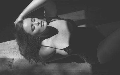 whore wife onlyfans top image