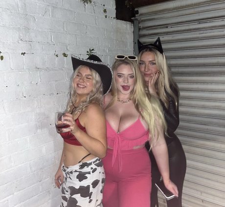 Hollie H nice model photo