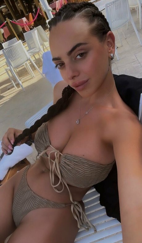 Afek S model porn picture