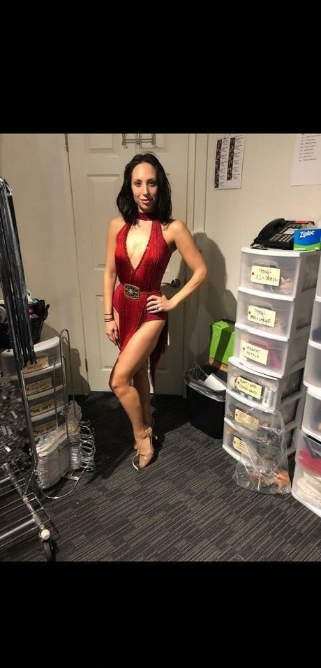 Cheryl Burke hot star picture
