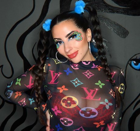 Vai Monroe hd model gallery