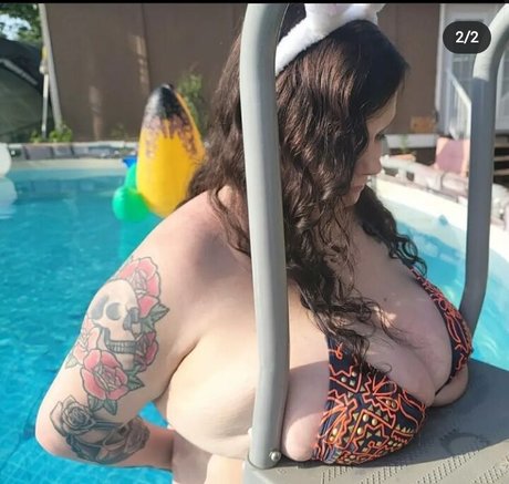 Busty Ambz star beautiful picture