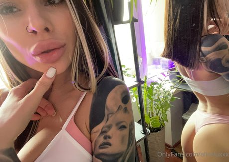 aliceluxxx adult actress gallery