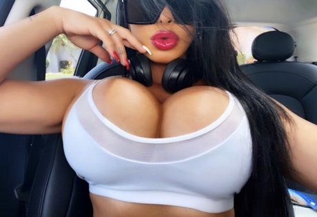 Ellys Angela naked actress pictures