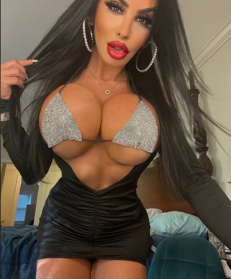 Ellys Angela model nude pictures