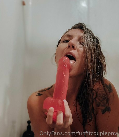 funfitcouplepnw nudes model pic