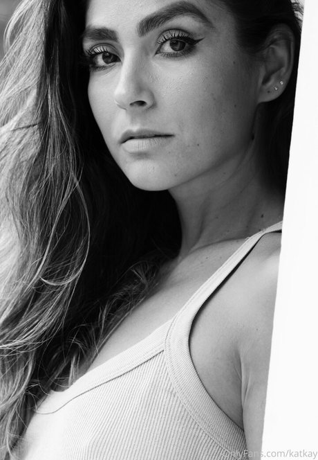 katkay hot model pic