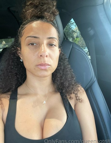 QueenSoTrill star high quality pics