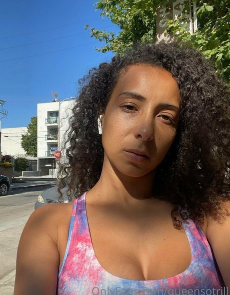 QueenSoTrill hot pornstar img