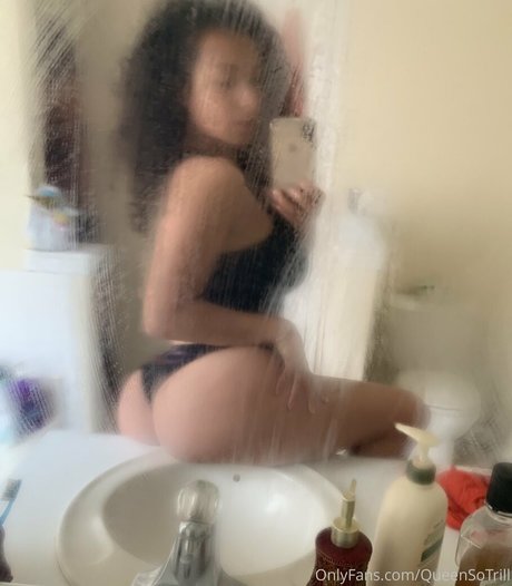QueenSoTrill nude pornstar image