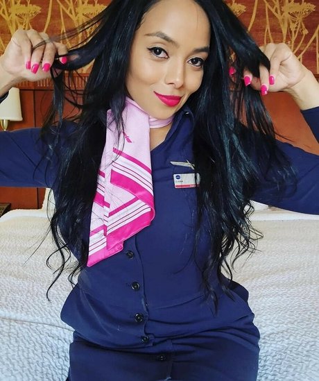 blonde babe onlyfans sexy pic