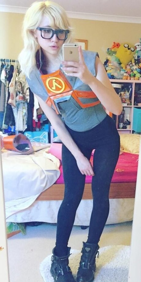 Sinneddonut nudes model gallery