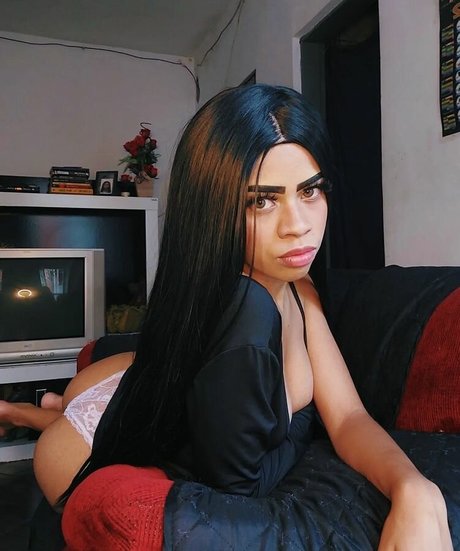 Gatauna Baby model naked images