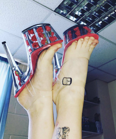 lifeofnessa model naked archive