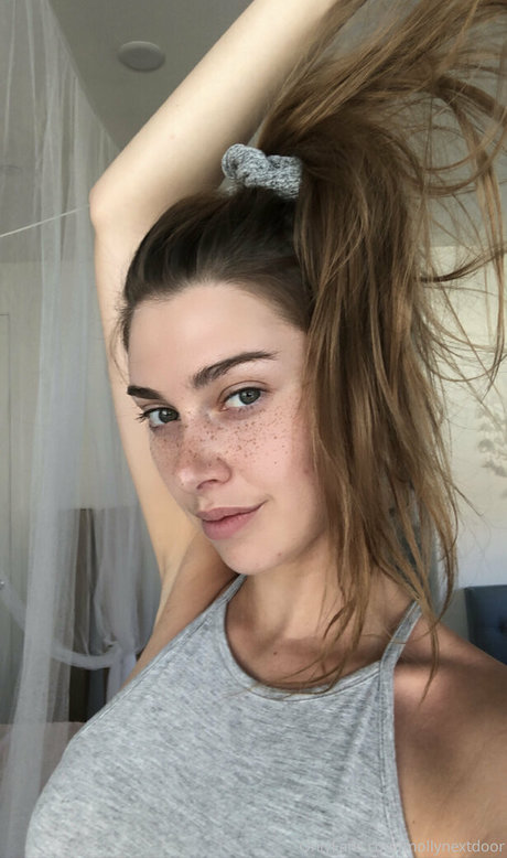 atmollyx best model photo