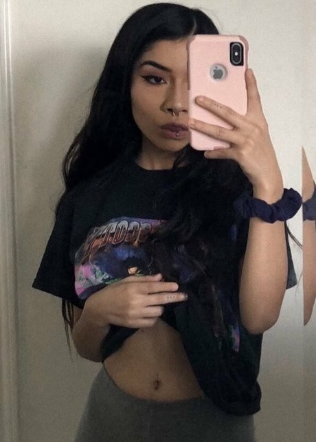 loveyoulesane art model image