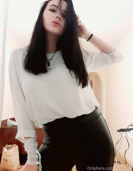 bella ruiz xxx model image