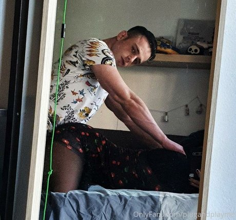 Valeera Raine star nude gallery