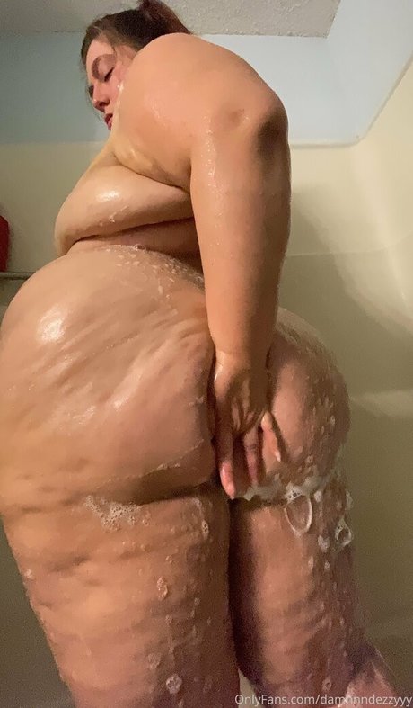 Damnnndezzyyy naked star picture