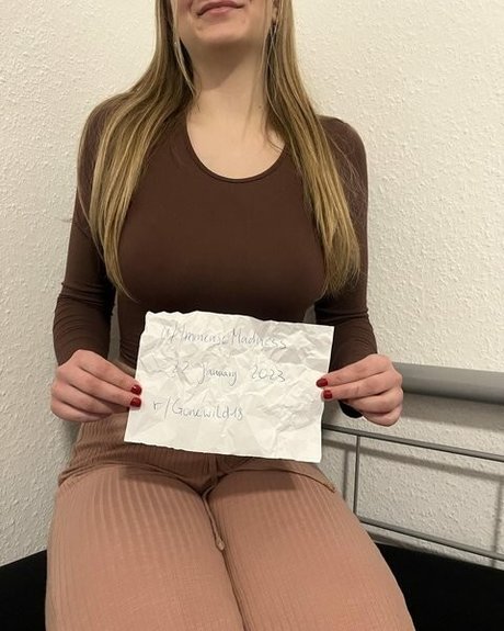 layla 18 star erotic pics