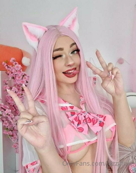 Jazzyfoxe model perfect photos