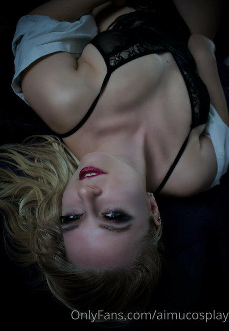 AimuCosplay pornstar exclusive image