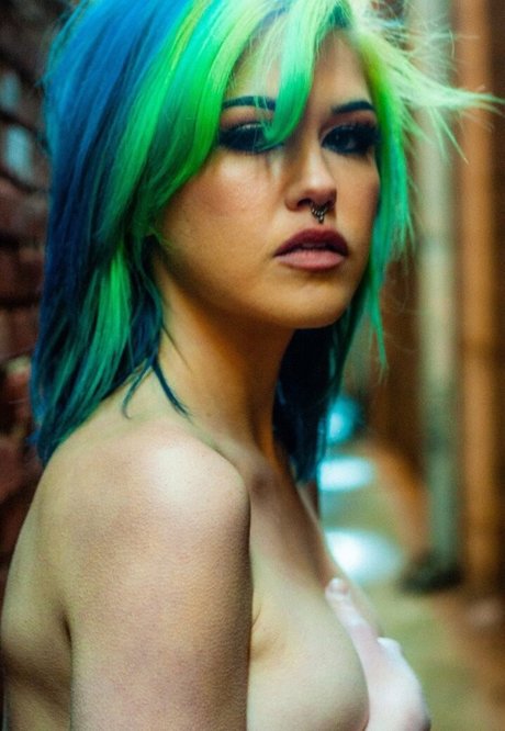 lanalove2323 art model pic