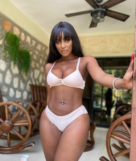 Amara La Negra pornstar hd pictures