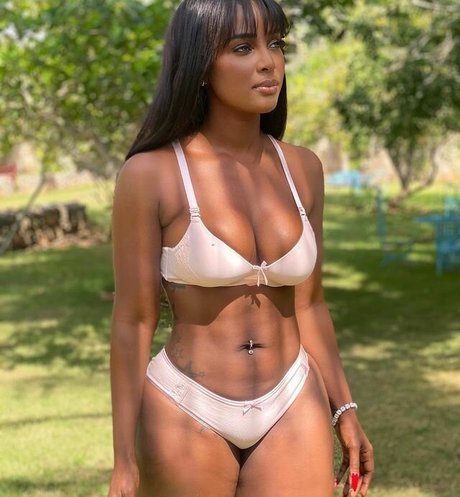 Amara La Negra adult model gallery