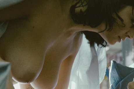 Leonor Watling model pretty image