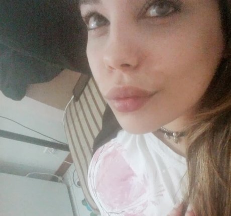 genesis18 nudes star photo