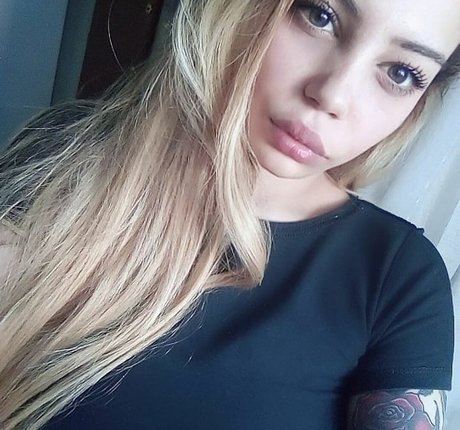 genesis18 nude model image