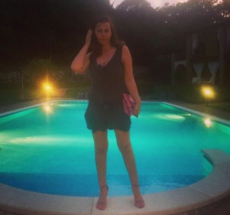 Serena Roberti hd actress pics